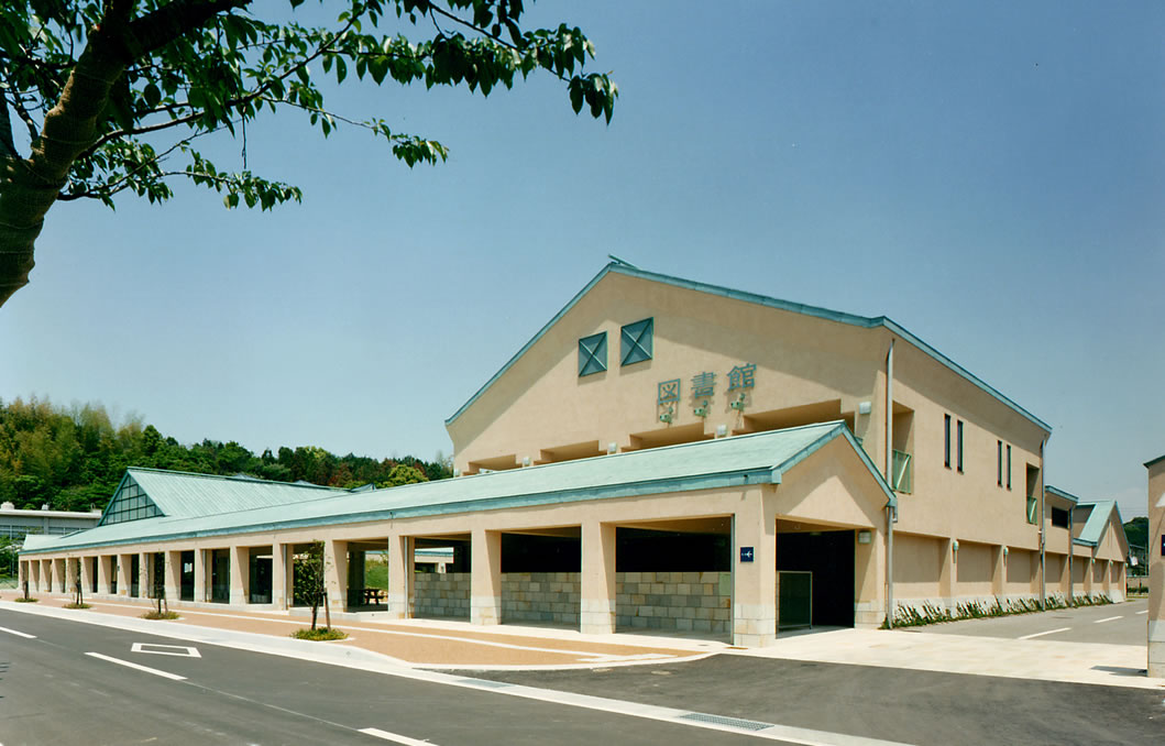 伊万里市民図書館